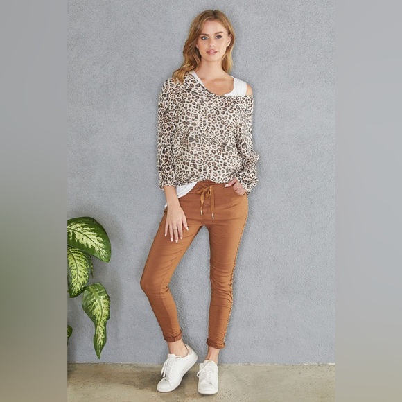 (60580-TOB) DRAWSTRING CRINKLE JOGGERS WITH RHINESTONES SIDE STRIP - Picture 3 of 4